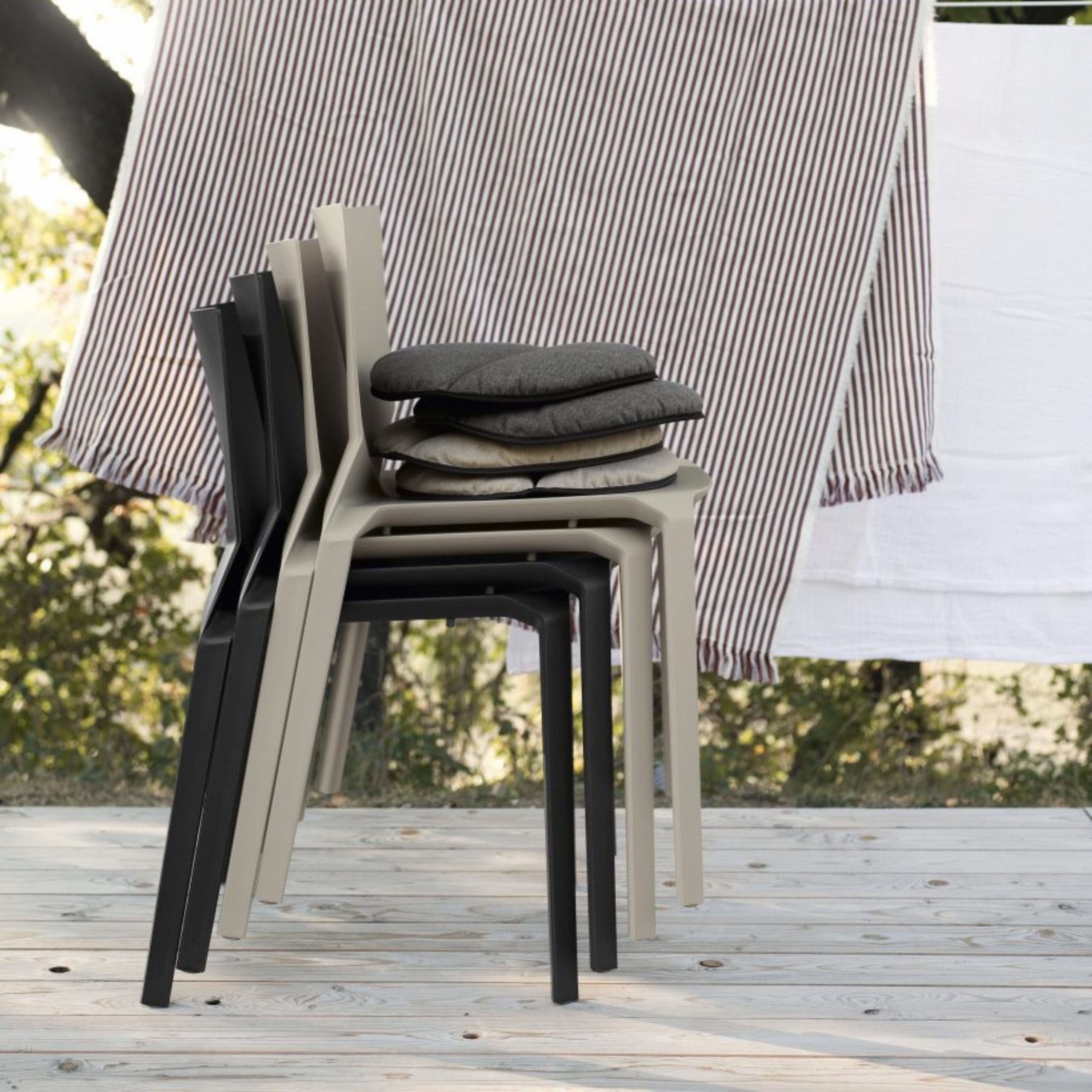 Sedia plana kristalia impilabile Sedia plana kristalia impilabile