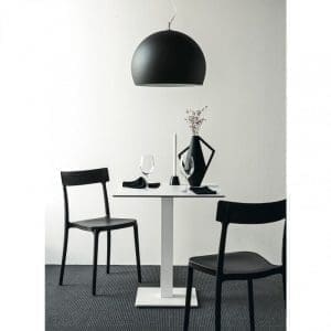 Sedia Calligaris linea Connubia modello Argo CB/1523, realizzata interamente in polipropilene, impilabile fino ad un massimo di 4.