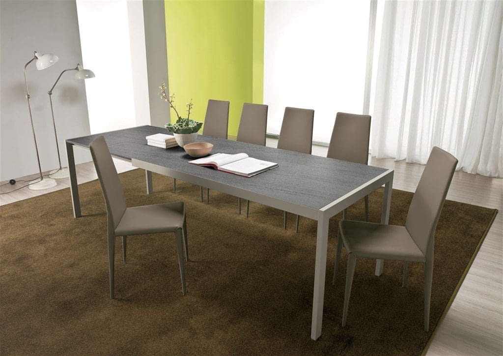 Tavolo Bontempi linea Ingenia modello Leo, avolo dalle linee moderne ed attuali, adatto sia per la zona cucina, sia per la sala.