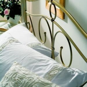 letto-matrimoniale-garda-di-ingenia_O3