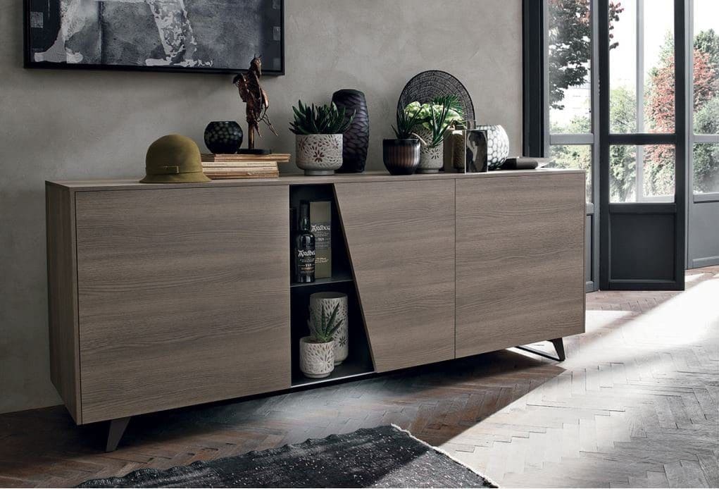 Madia Tomasella modello Diagonal, composizione per zona soggiorno, dal design essenziale ed elegante, composta di due ante in legno e un'anta diagonal.