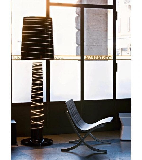 products-lampada-miss-jane-laccata-black-serralunga-ambiente