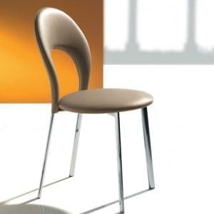 Sedia Bontempi linea Ingenia modello Vittoria, seduta adatta a qualsiasi ambiente della casa, con la sua linea moderna ed elegante.