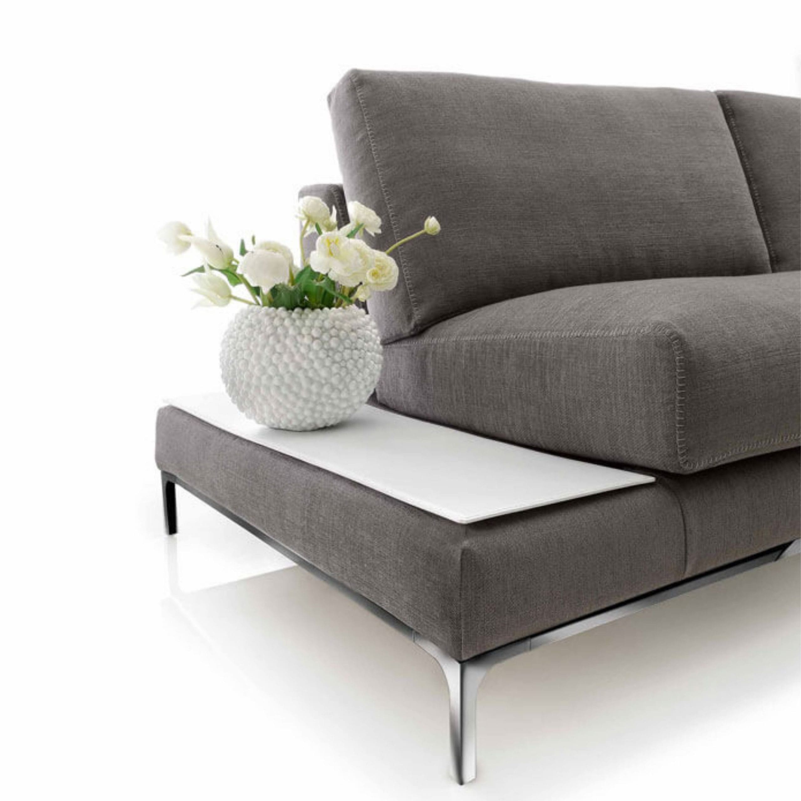 Divano Ditre Italia modello Artis dettaglio piedini Divano Ditre Italia modello Artis dettaglio piedini