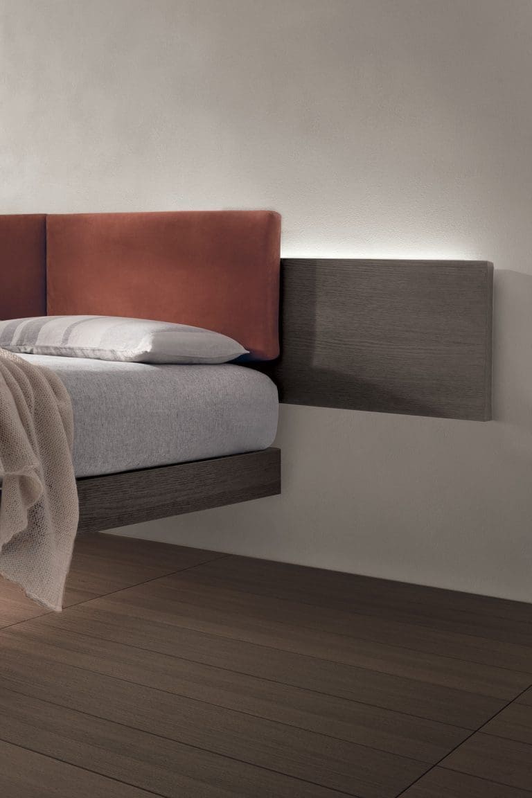 SCATTO-02-SHIRO-view05-Beauty_View05_F51Mod_BIS-768×1152